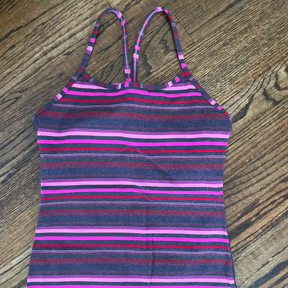 Lululemon purple / pink stripe tank smile 4 barely worn great condition